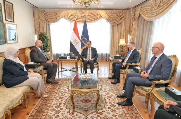 وزير الاتصالات: توافر بيئة أعم...