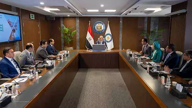 وزير البترول يبحث مع "إيجاس" تسريع تنمية حقول الغاز وجذب استثمارات جديدة
