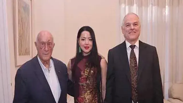 زوجة السفير الأسترالي بالقاهرة...