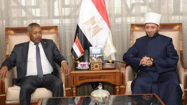 وزير الأوقاف يبحث مع سفير السو...
