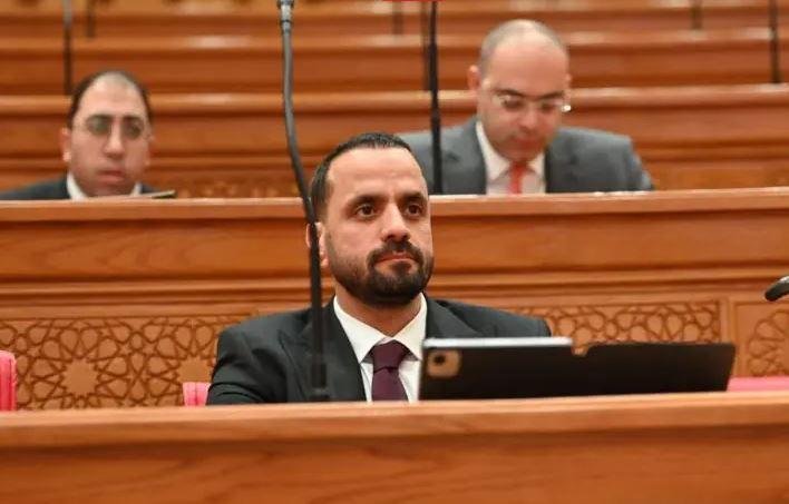النائب محمد عبدالحفيظ رافضا مش...