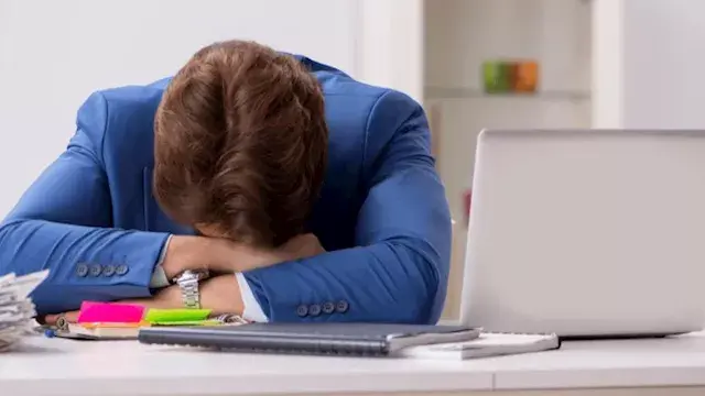 6 علامات تكشف إرهاقك النفسي وا...