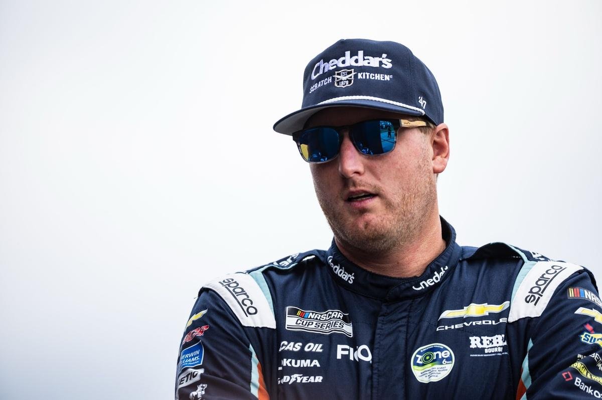 Watch: Fiery radio exchange after Austin Hill and Shane van Gisbergen clash at Kansas