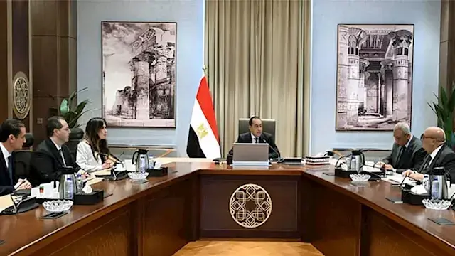 رئيس الوزراء يتابع إجراءات تنظ...