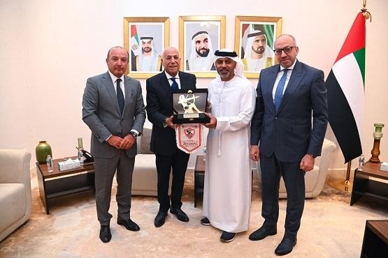 وفد من الزمالك برئاسة لبيب يزو...