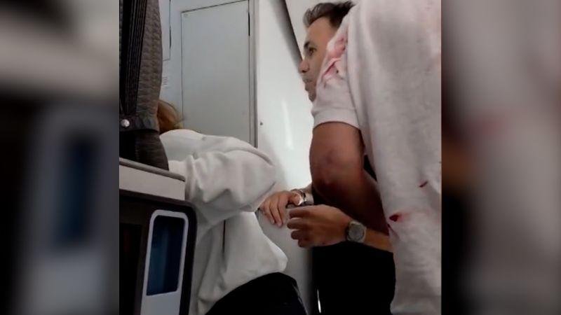 طيار "فلاي دبي" الهندي يكشف لحظات مرعبة قضاها داخل قمرة القيادة خلال مكالمة مع نتنياهو
