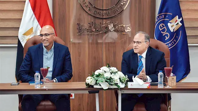 رئيس هيئة الدواء يبحث مع غرفة...