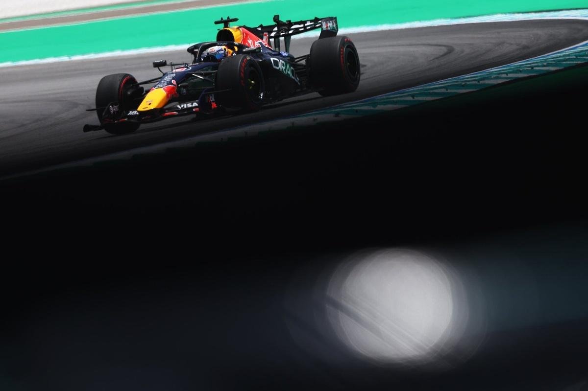 Max Verstappen’s unusual run plan and F1 teams’ biggest challenge in Malaysia explained