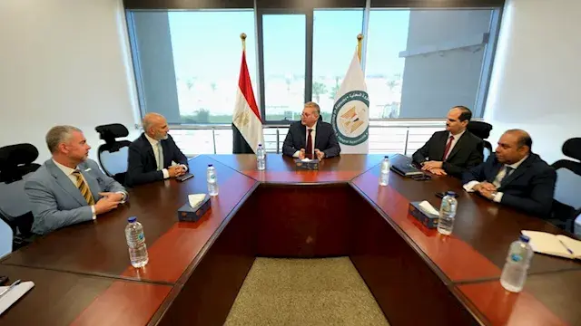 وزير البترول يبحث مع إكسون تنف...