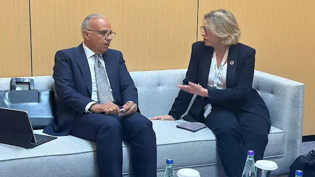 وزير الري يبحث مع سفيرة فرنسا...